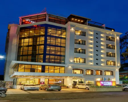 Regenta Place Raysons Kolhapur فنادق في كولهابور