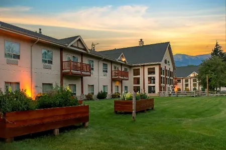 Best Western Plus Valemount Inn  Suites