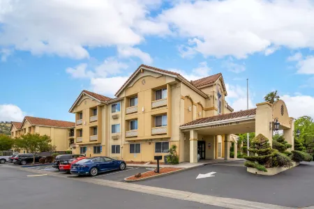 Comfort Inn Fairfield Napa Valley Area Отели в г. Фейрфилд