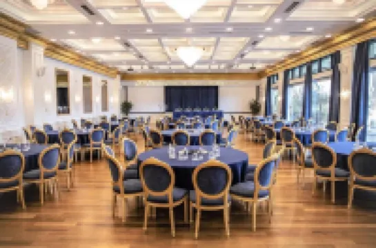 Tirana International Hotel & Conference Center Hotel di Tirana