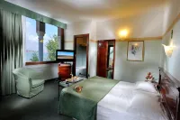 รุสโซ พาเลซ โรงแรม