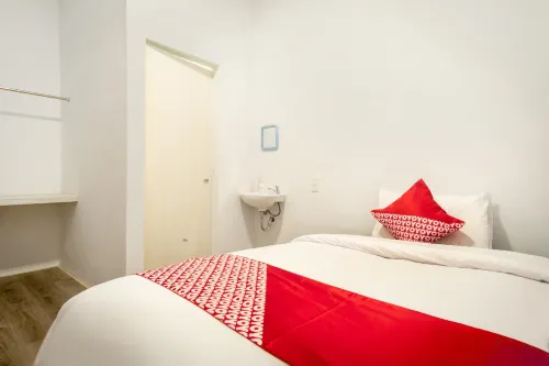 Hotel O Metropolitan Homestay Near Komplek Asia Megamas Medan Hotels in Tegal Sari Mandala II