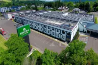 HomeTowne Studios & Conference Center Cortland  호텔