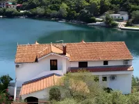 Apartments Malo Lago Hotels in Pasadur