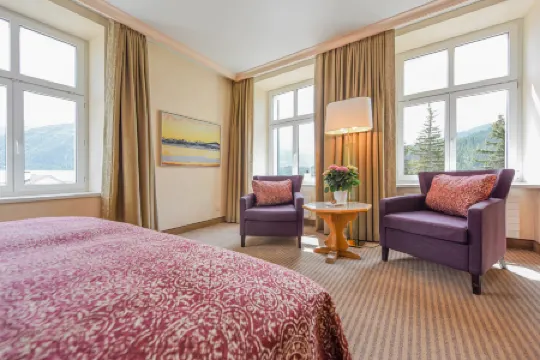 克雷斯塔宮廷酒店