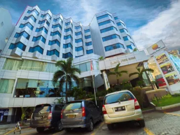 Almadera Hotel