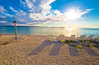 Spacious flat with pool just 300m from the beach