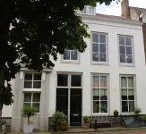 Huis Delfshaven - Middelburg Old City Centre Marina Hotels in der Nähe von Reigerstraat Regenschirme im Himmel