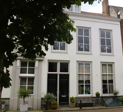 Huis Delfshaven - Middelburg Old City Centre Marina Hotels near Damplein