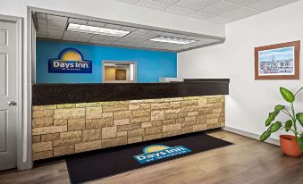 Days Inn by Wyndham Dubuque