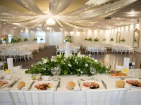 Sfera's Park Suites & Convention Centre