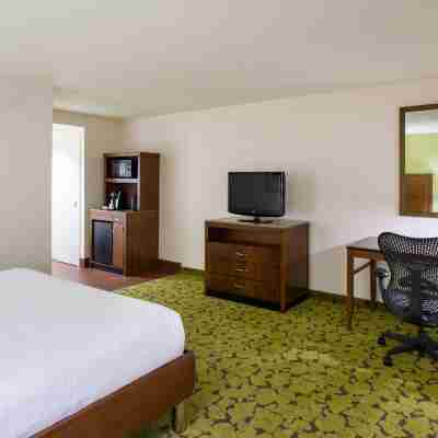Hilton Garden Inn Edison/Raritan Center Rooms