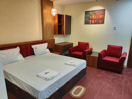 Hotel Geetha International Отели в г. Татикорин