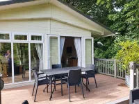 Peaceful setting within walking distance of coast and local pub.  Dog friendly. Hotels in Holt