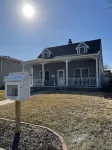 Capeside Cottage Hotels near La Crosse Regional Airport