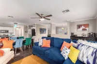 View Fireworks, Restaurants, Stadiums, Heated Pool