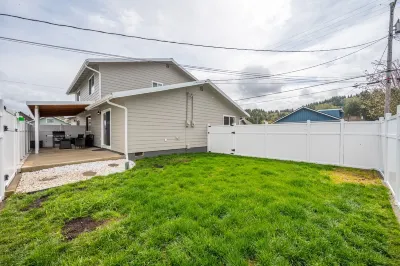 The Salty Duplex (Left Side) Hotels near Lake Marie Trailhead