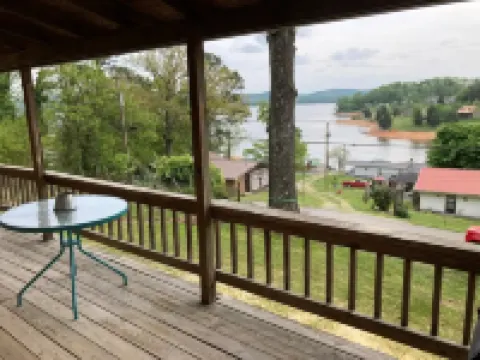Beautiful 2 bedroom cabin with amazing lake views Ξενοδοχεία στην πόλη Grainger County