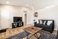 Ultimate Family Escape - 5BR 2.5BA - 2 Living Rooms