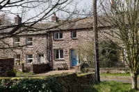 Charming,  cosy cottage. Family and dog friendly.