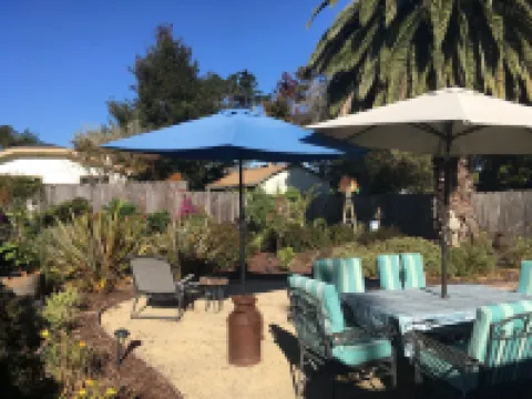 Dog Friendly, Allergen-free 5 minute walk to the bay and eateries