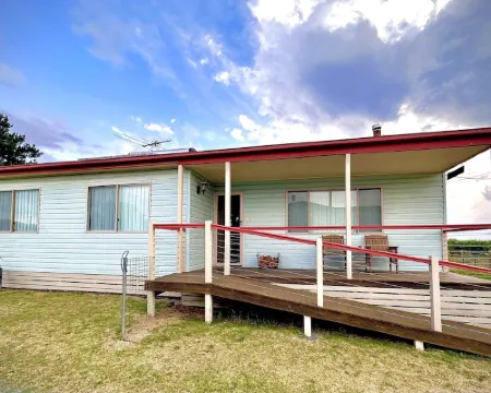 'Avalon' - Small group or family getaway Hotels in Stanthorpe