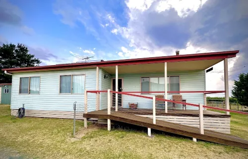 'Avalon' - Small group or family getaway