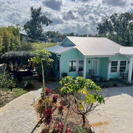 Beautiful 1 bedroom/1 bath unit in Downtown Clermont at Lake Minneola