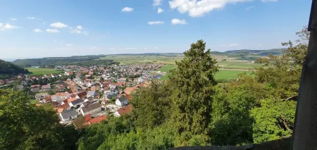 Auszeit in der Natur. Gemütliche Ferienwohnung mit Balkon
