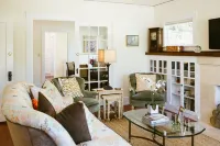 The Down Town House - Charming Bungalow In San Luis Obispo - Private parking!