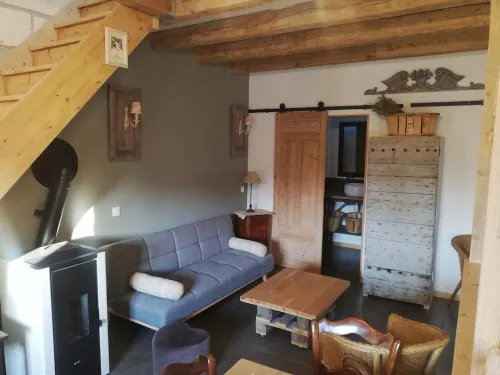 Self-contained accommodation, private grounds, jacuzzi, near Avignon, Nîmes, Arles Hotels in Tarascon