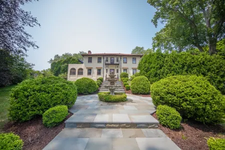 Beautiful home near Ocean Beach Park.