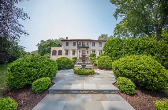 Beautiful home near Ocean Beach Park.