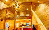 Cozy & Quiet Shanty Creek Log Cabin 1 Mile to Schuss Mountain Golf Course