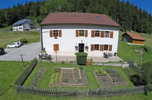 Apartment for 6 people Prémanon near Jouvencelles Hotels in Premanon