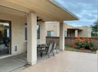 Your Home Away From Home in the Sunshine! Minutes from great amenities. Hotel a Oro Valley