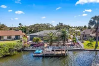 Waterfront-Heated Pool-Hottub-4bd-2BA-Paddle boat- Kayaks