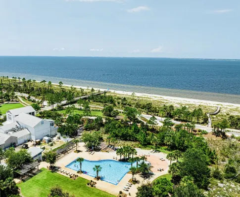 Windmark home steps2pool,min2beach,golf cart, fire pit, heated pool&beach equip