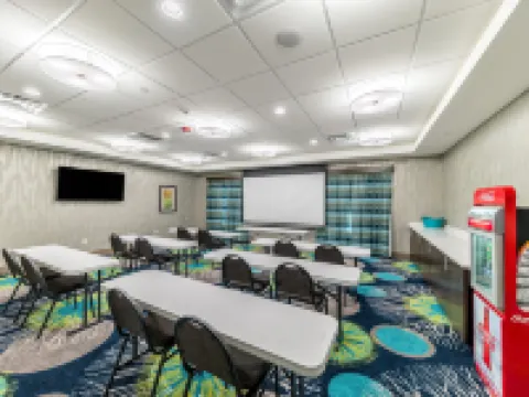 Hampton Inn and Suites Pryor Hotels in Pryor