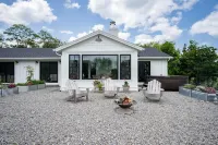 Paradise Found. The Ultimate Skaneateles Lake Retreat. Hotels in Niles