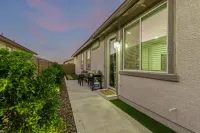Modern Guest Suite Retreat in Maricopa - 3-Star