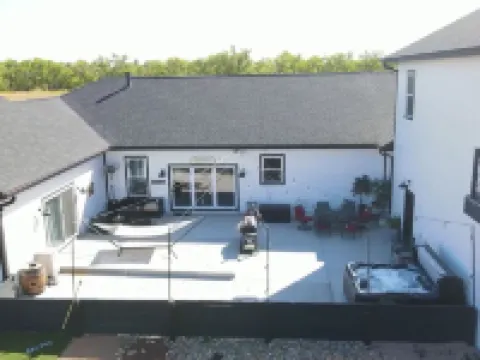 ♥︎Romantic Retreat♥︎Boutique Apt/Hot tub/Fire Pit Hotels in Fountain