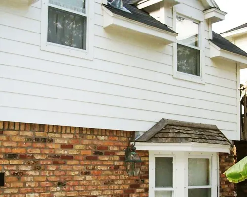 La Petit Maison, is a waterfront two-story cottage near Kemah,TX Hotels in Bacliff