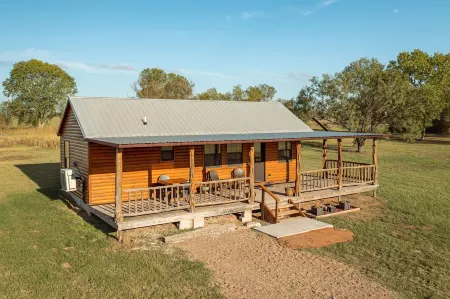 Brazos River Cabin on 15 Acres