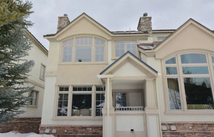 Large Cozy Townhouse Ski-in / Ski-out to Super Bee, Private Washer /Dry & Garage