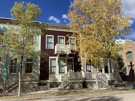 Beat the Heat at Riverhouse Retreat on South Main Отели в г. Чаффи Каунти