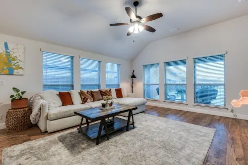 Amazing upgraded masterpiece with a nice gym upstairs, full kitchen, and games!