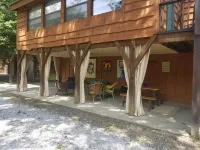 2 bedroom Amazing River front Cabin in Franklin NC