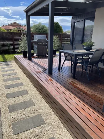 5 minute walk to Beach and close to Dromana