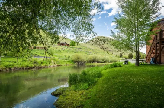 Downtown Jackson Condo on Flat Creek - Hidden Gem - walking distance to Square!